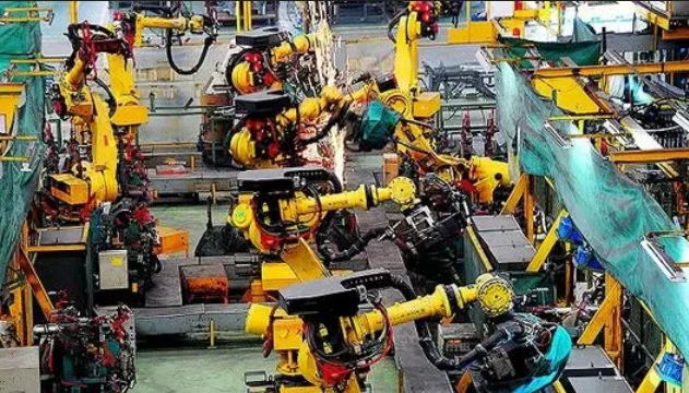 Economic Watch: Čínske priemyselné firmy si v januári až júli udržujú stabiln...
