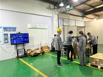 Japonskí zákazníci prichádzajú navštíviť našu spoločnosť